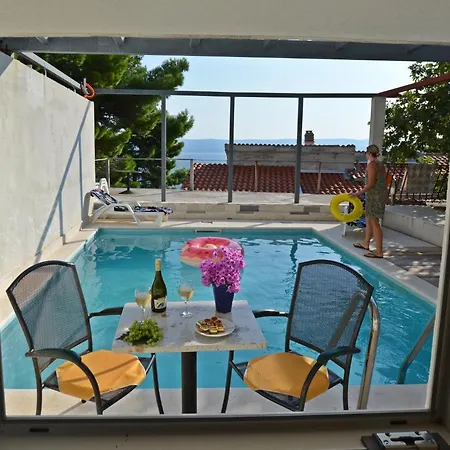 Entire With A Swimming Pool For 12 In Hébergement de vacances Marusici (Split-Dalmatia)