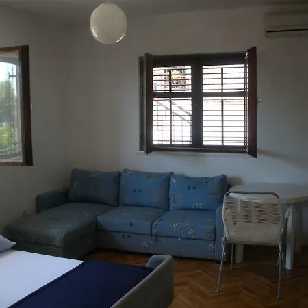 Entire With A Swimming Pool For 12 In Hébergement de vacances Marusici (Split-Dalmatia)
