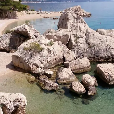 Entire With A Swimming Pool For 12 In *