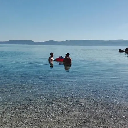 Hébergement de vacances Entire With A Swimming Pool For 12 In